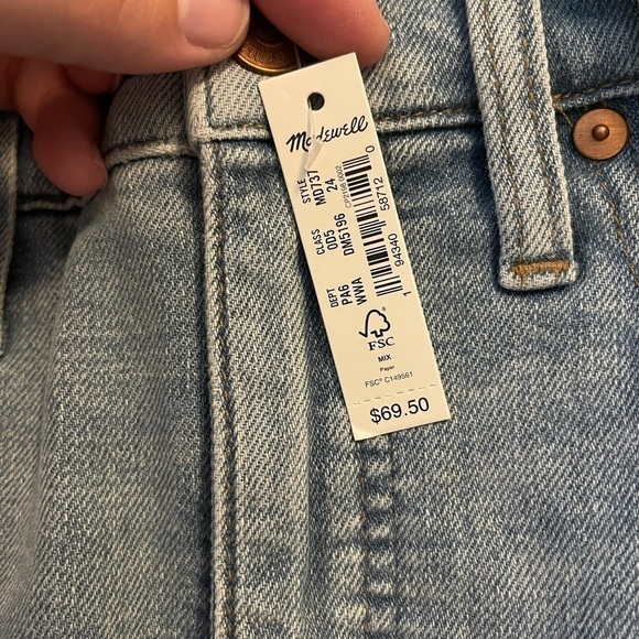 NWT MADEWELL High Rise Denim Shorts Raw Hem Light Wash, Size 24 - Picture 6 of 6